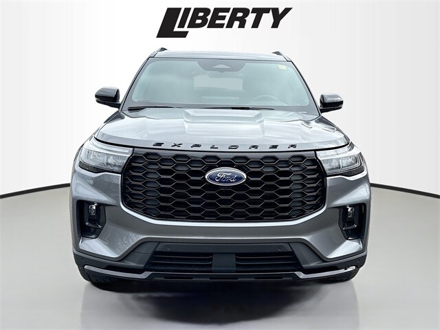2025 Ford Explorer ST-Line photo 2