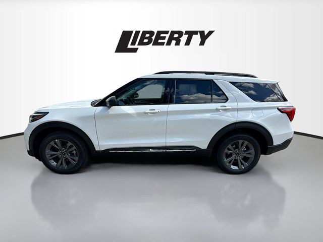 2025 Ford Explorer photo 2