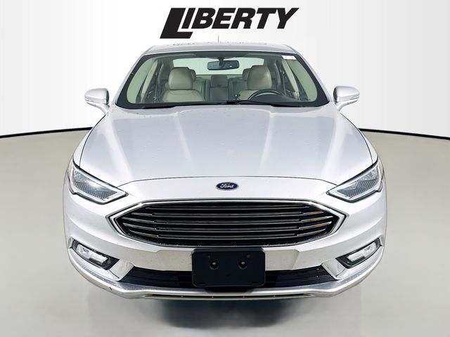2017 Ford Fusion SE photo 2