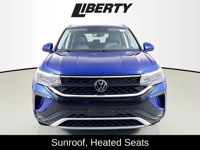 2022 Volkswagen Taos SE photo 2
