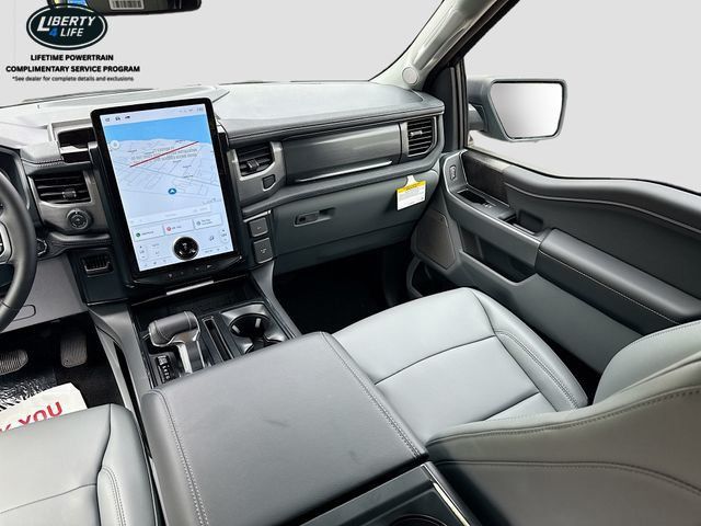 2025 Ford F-150 Lightning Flash - Photo 24