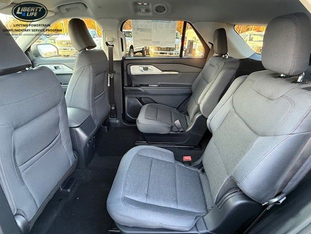 2026 Ford Explorer Active - Photo 13