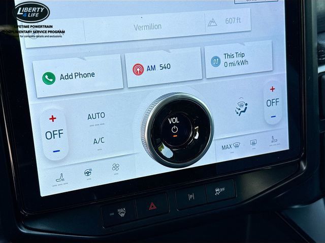 2025 Ford F-150 Lightning Flash - Photo 16