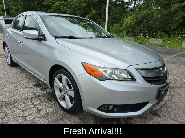 Used 2013 Acura ILX Premium with VIN 19VDE1F55DE006720 for sale in Vermilion, OH