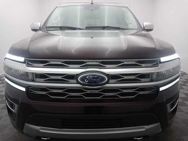 2024 Ford Expedition MAX Platinum photo 3