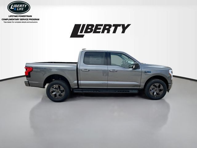 2025 Ford F-150 Lightning Flash - Photo 8