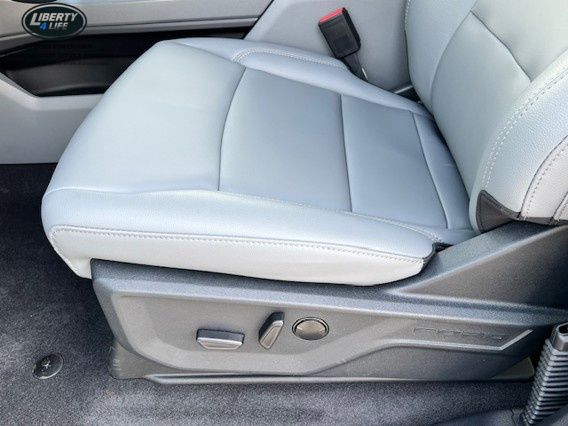 2025 Ford F-150 Lightning Flash - Photo 28