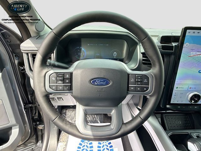 2025 Ford F-150 Lightning Flash - Photo 11
