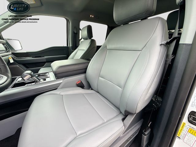 2025 Ford F-150 Lightning Flash - Photo 22