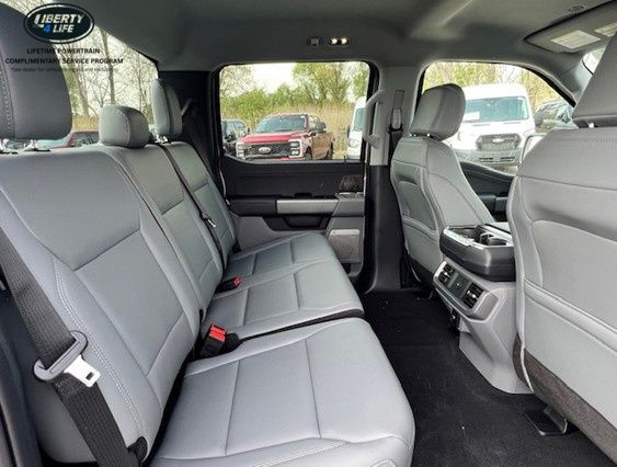 2025 Ford F-150 Lightning Flash - Photo 14