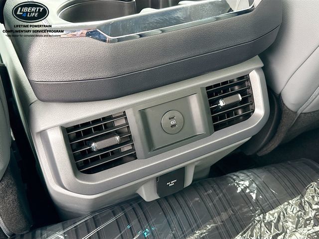 2025 Ford F-150 Lightning Flash - Photo 26