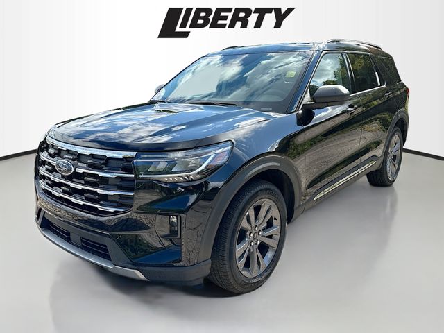 2025 Ford Explorer photo 2