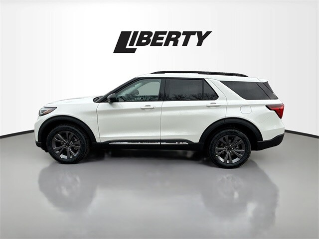 2025 Ford Explorer photo 4
