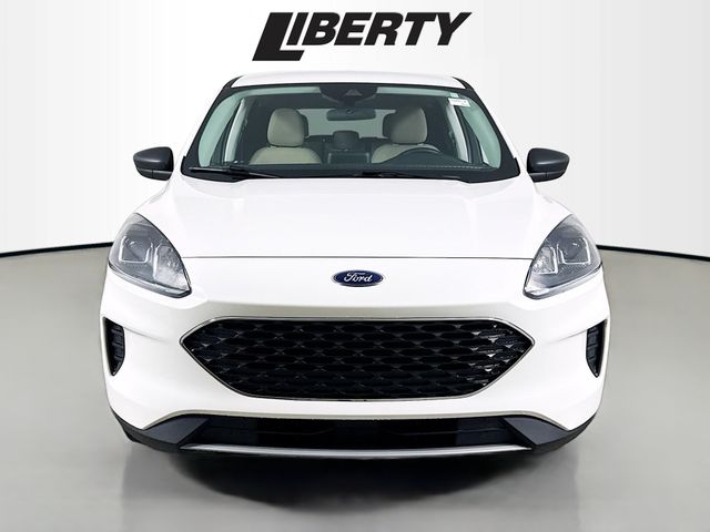 Used 2022 Ford Escape SE with VIN 1FMCU0BZ5NUA92201 for sale in Vermilion, OH