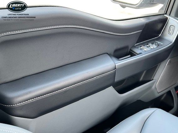 2025 Ford F-150 Lightning Flash - Photo 25