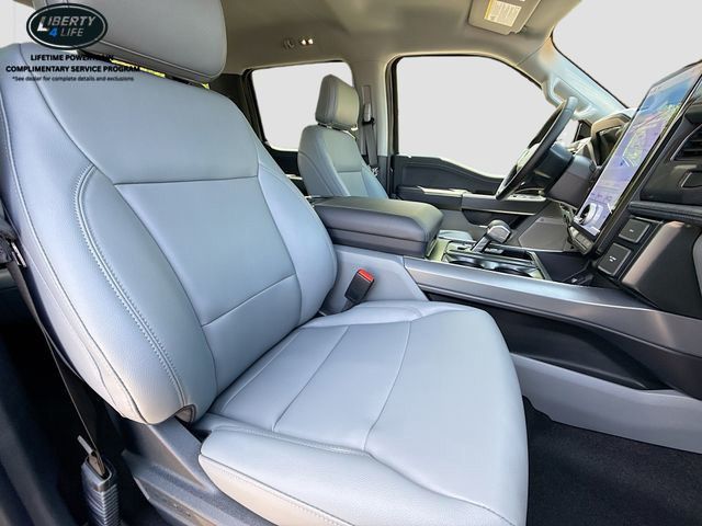 2025 Ford F-150 Lightning Flash - Photo 28