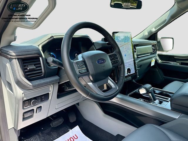 2025 Ford F-150 Lightning Flash - Photo 9