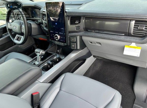 2025 Ford F-150 Lightning Flash - Photo 15