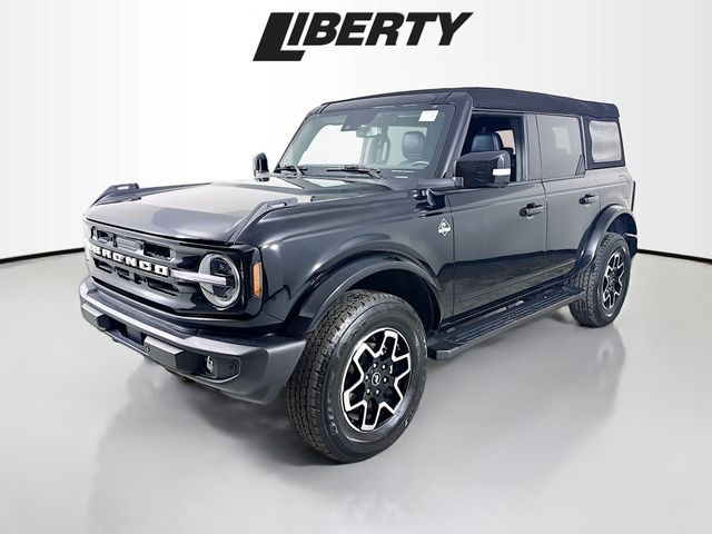 2023 Ford Bronco Outer Banks photo 3