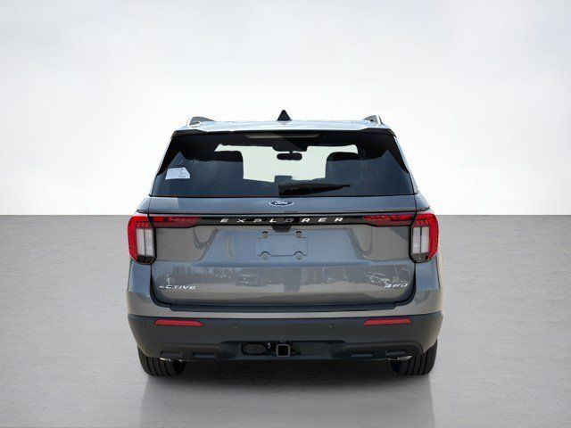 2025 Ford Explorer photo 3