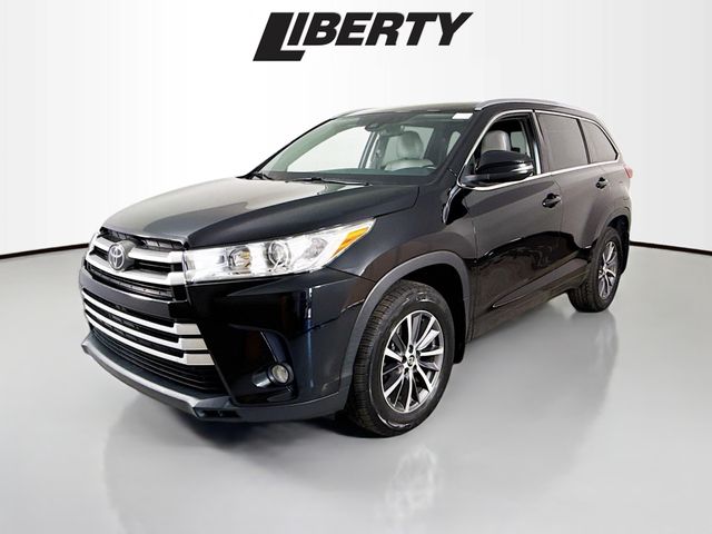 2017 Toyota Highlander XLE photo 2