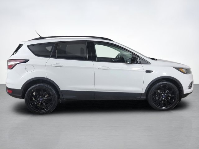 Used 2018 Ford Escape SE with VIN 1FMCU9GD1JUD35286 for sale in Vermilion, OH