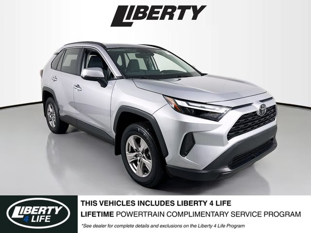 2022 Toyota RAV4 XLE's photo