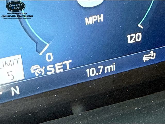 2025 Ford F-150 Lightning Flash - Photo 12