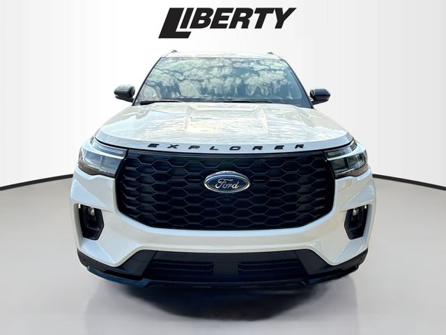 2025 Ford Explorer ST-Line photo 2