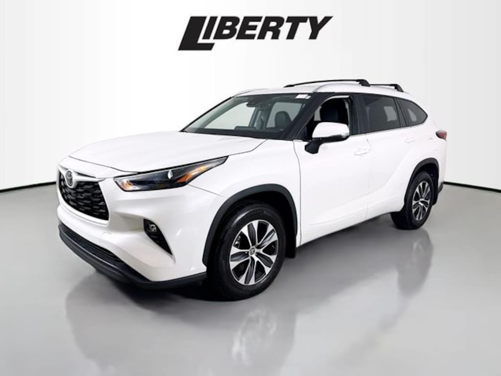 Used 2024 Toyota Highlander LE SUV