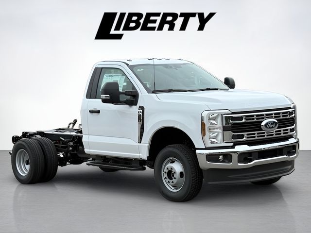 2026 Ford F-350 XL 4x4 Regular Cab 145-In DRW's photo