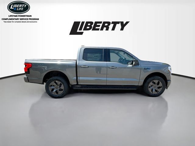 2025 Ford F-150 Lightning Flash - Photo 8