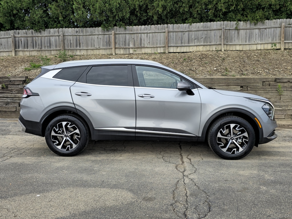 Used 2024 Kia Sportage EX SUV