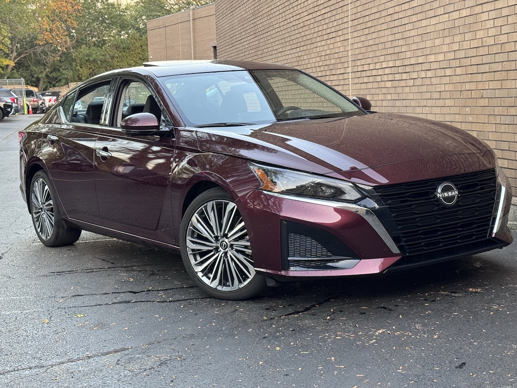 Used 2024 Nissan Altima 2.5 SL Sedan