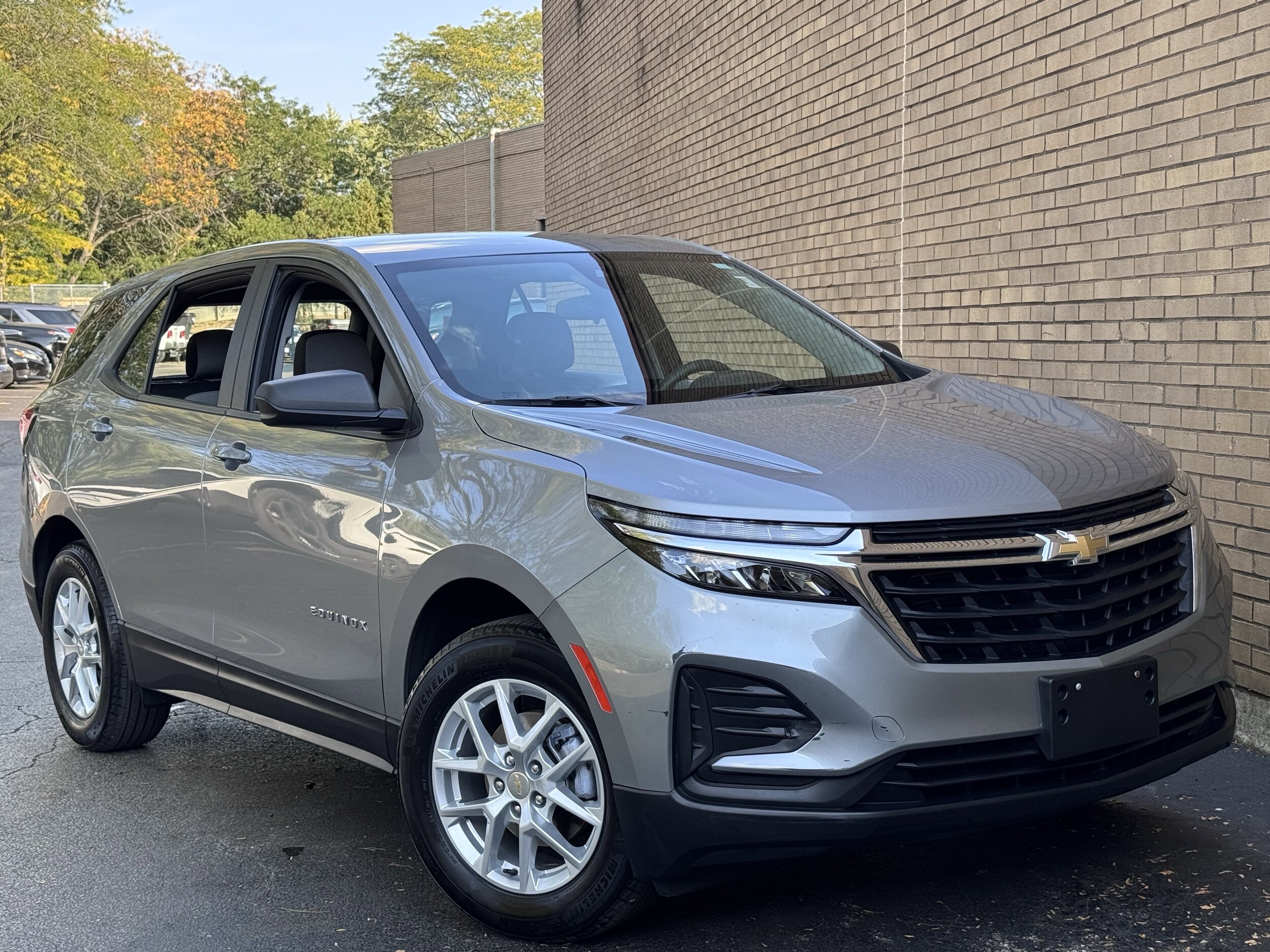 2024 Chevrolet Equinox LS photo 2
