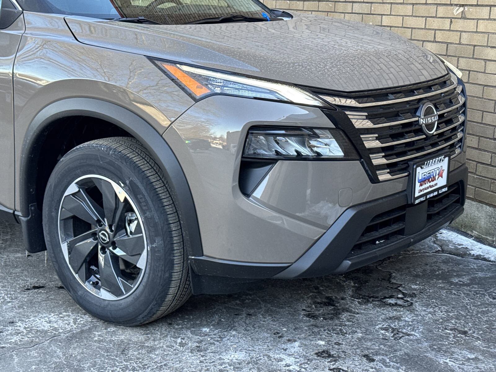 2025 Nissan Rogue SV photo 3