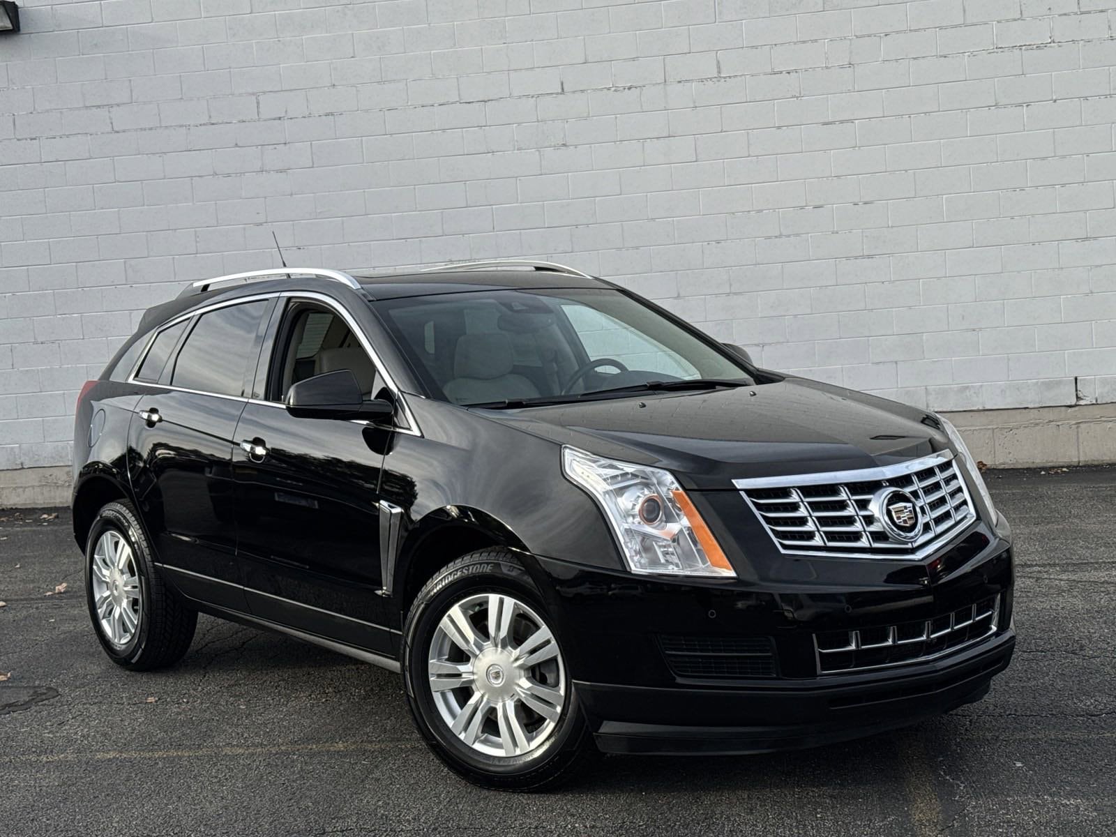 Used 2013 Cadillac SRX Luxury Collection with VIN 3GYFNCE37DS621793 for sale in Libertyville, IL