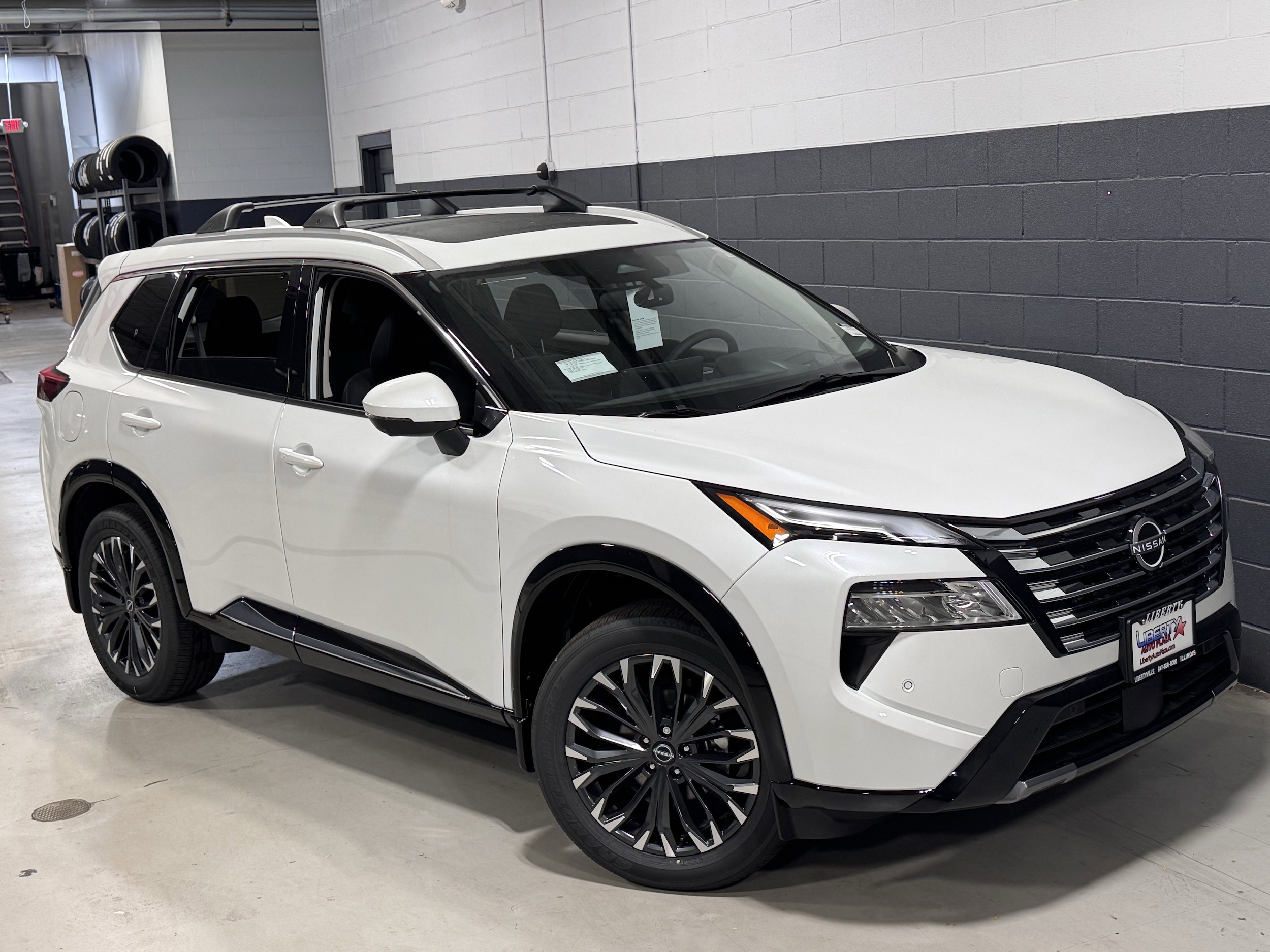 2026 Nissan Rogue Platinum - Photo 8