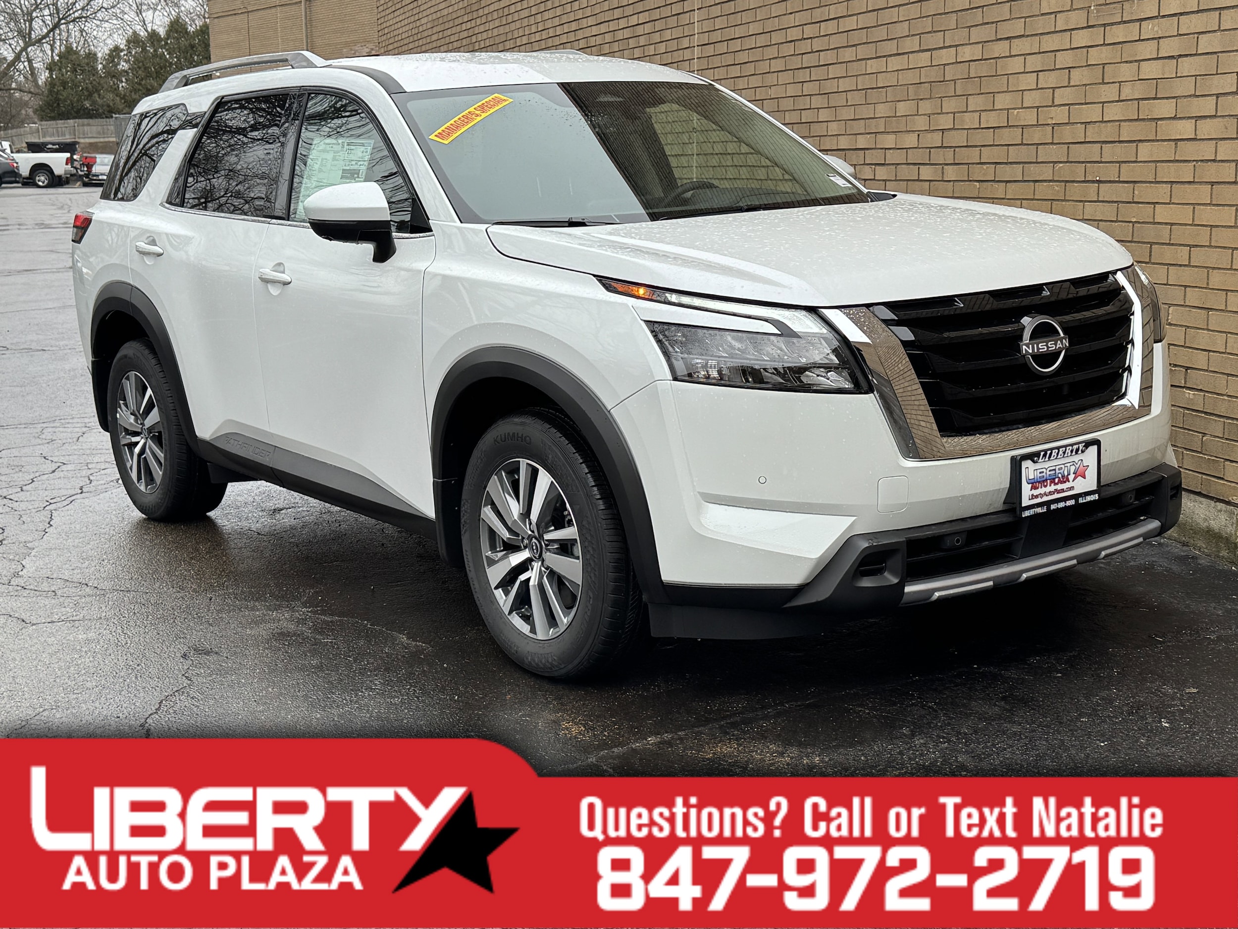 2025 Nissan Pathfinder SL 4WD's photo