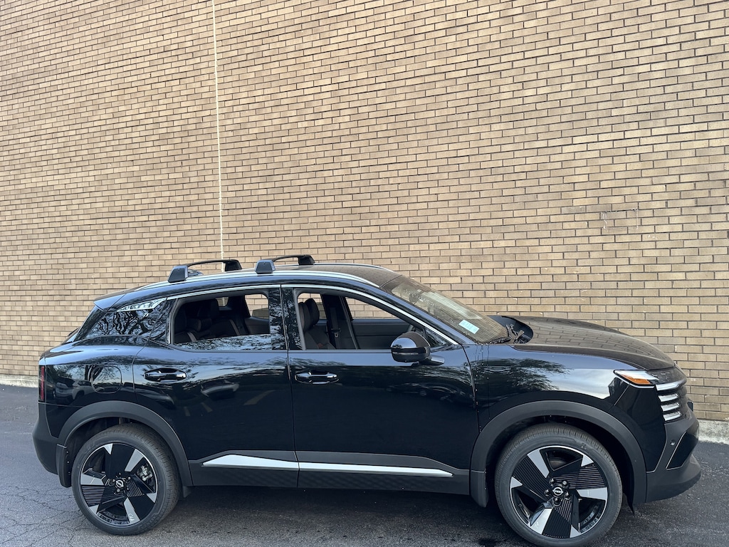 New 2026 Nissan Kicks SR SUV