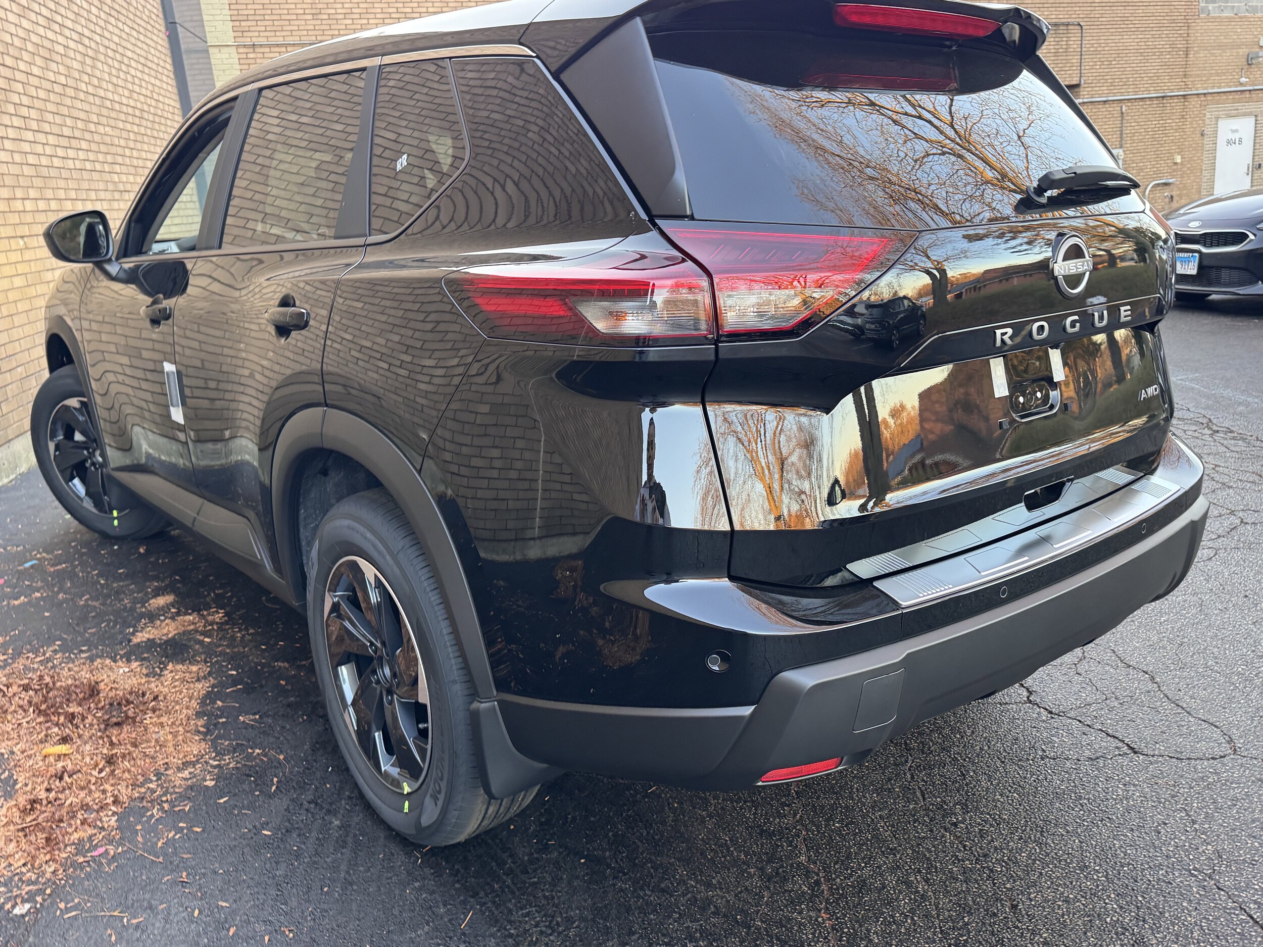 2026 Nissan Rogue SV - Photo 18