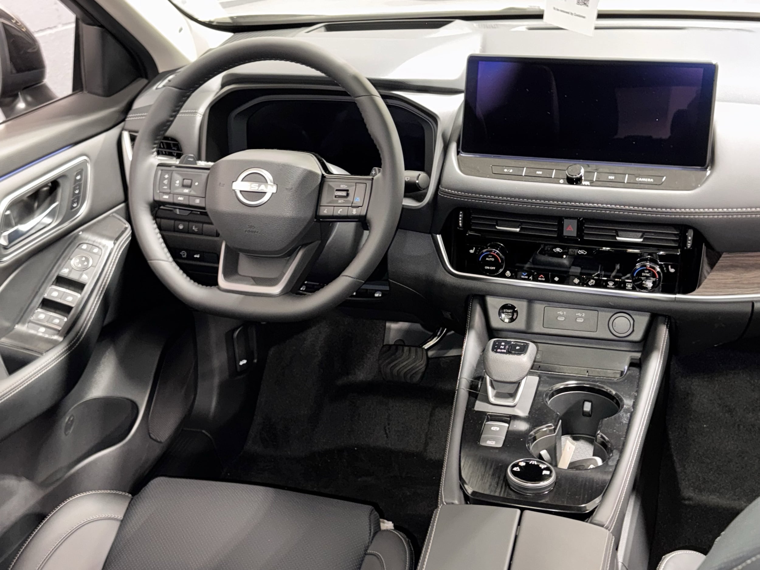 2026 Nissan Rogue Platinum - Photo 14