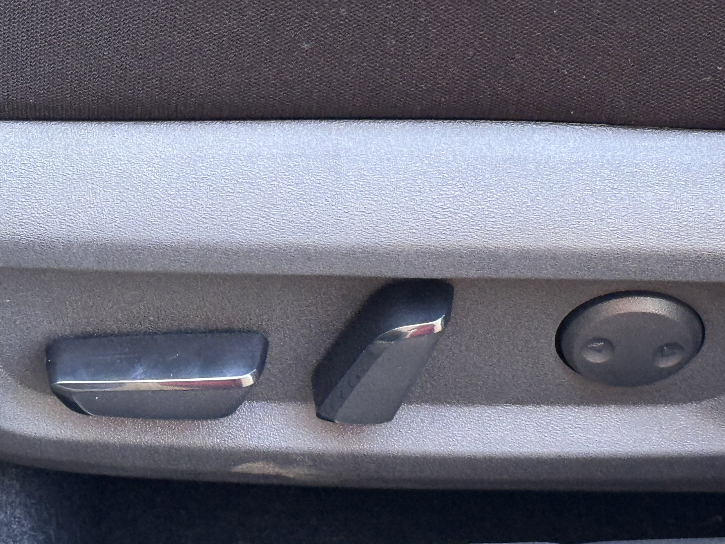 2025 Nissan Rogue SV - Photo 26