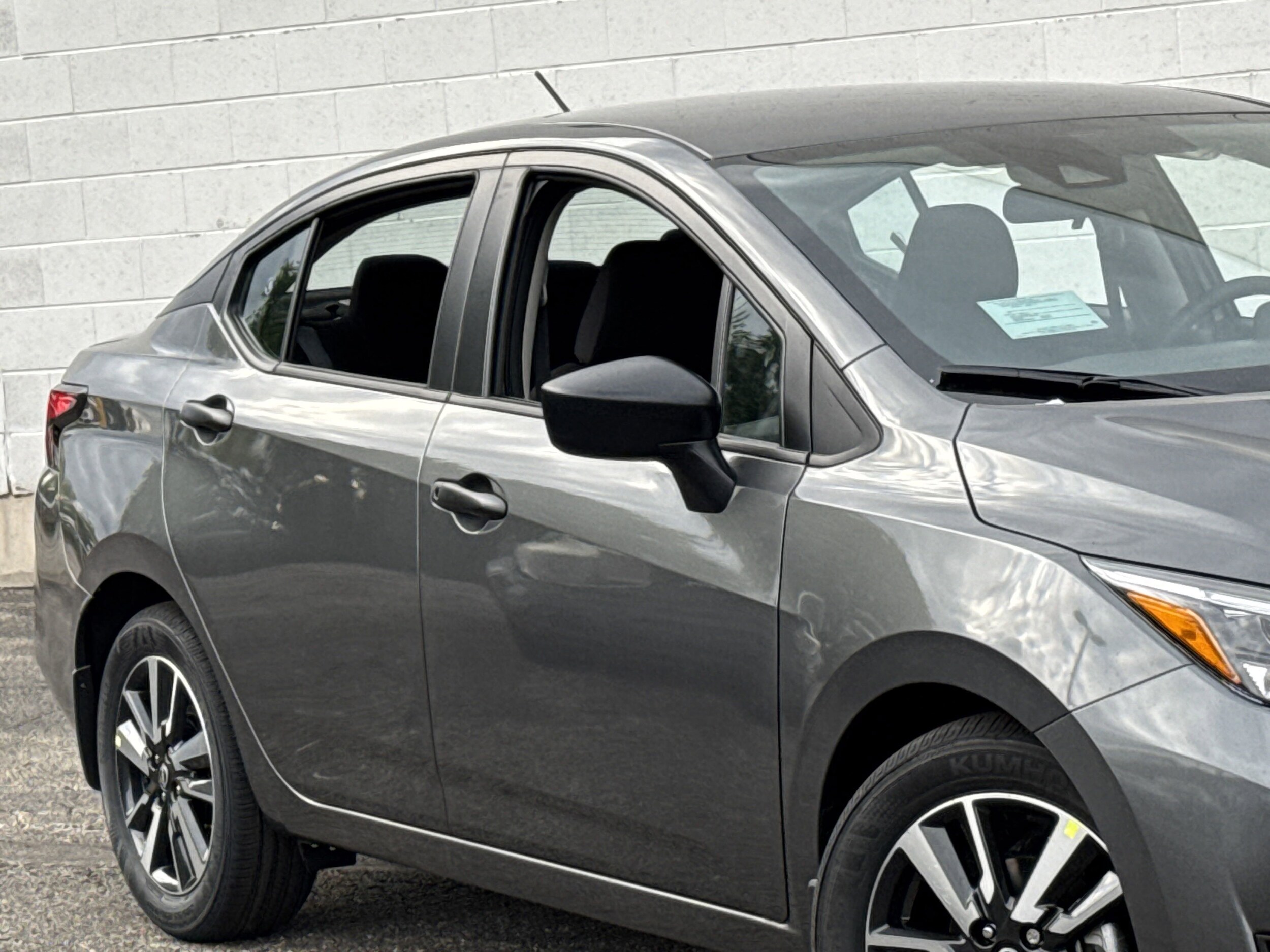 2025 Nissan Versa S photo 4