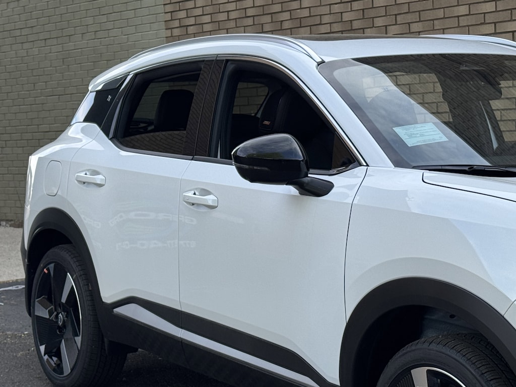 New 2026 Nissan Kicks SR SUV