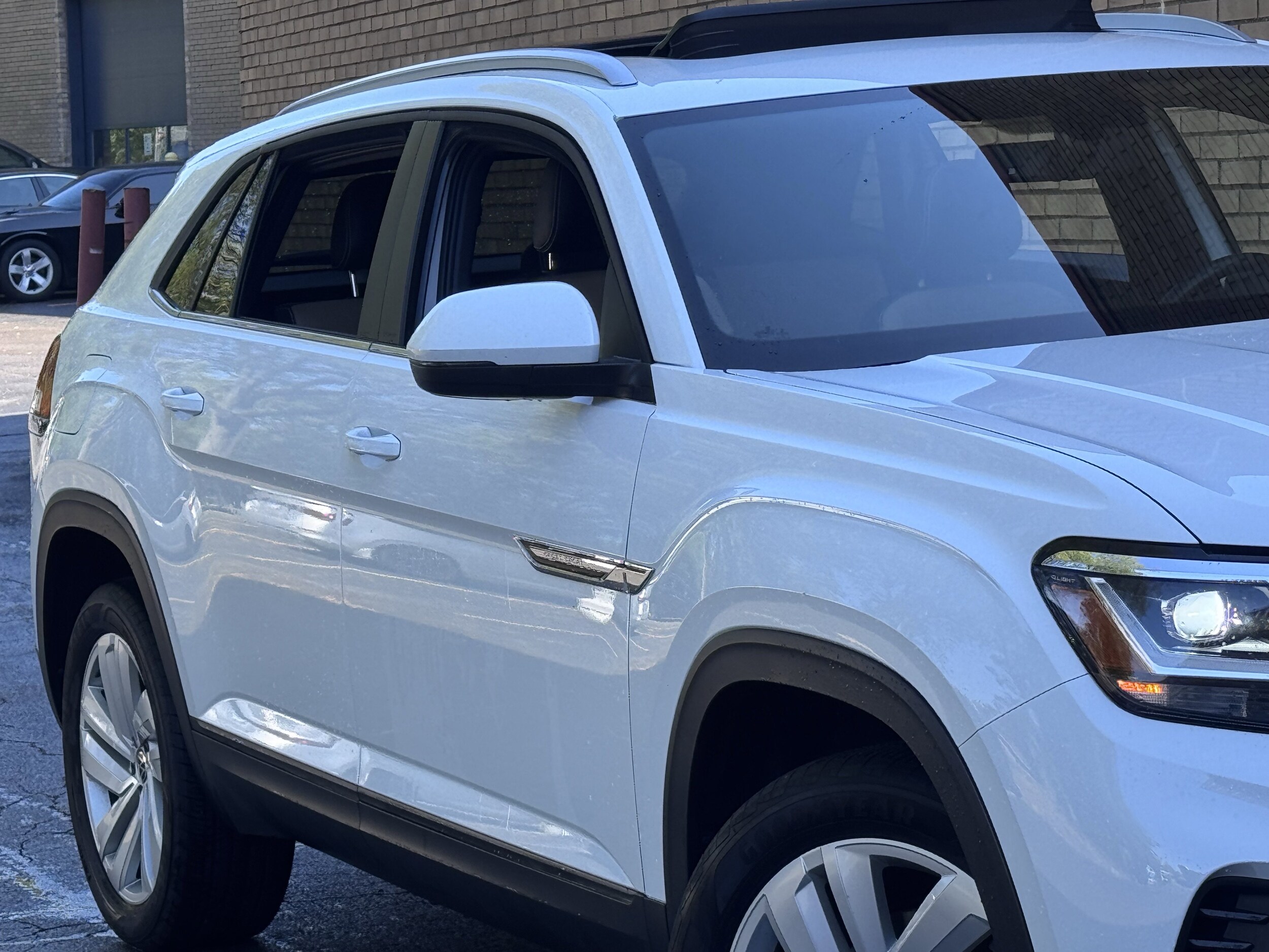 2022 Volkswagen Atlas Cross Sport V6 SE Technology photo 4