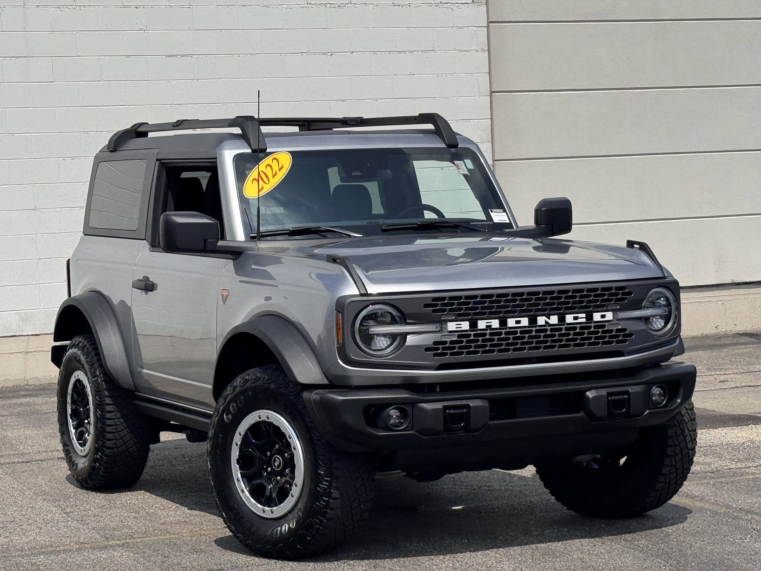 2022 Ford Bronco Outer Banks photo 2