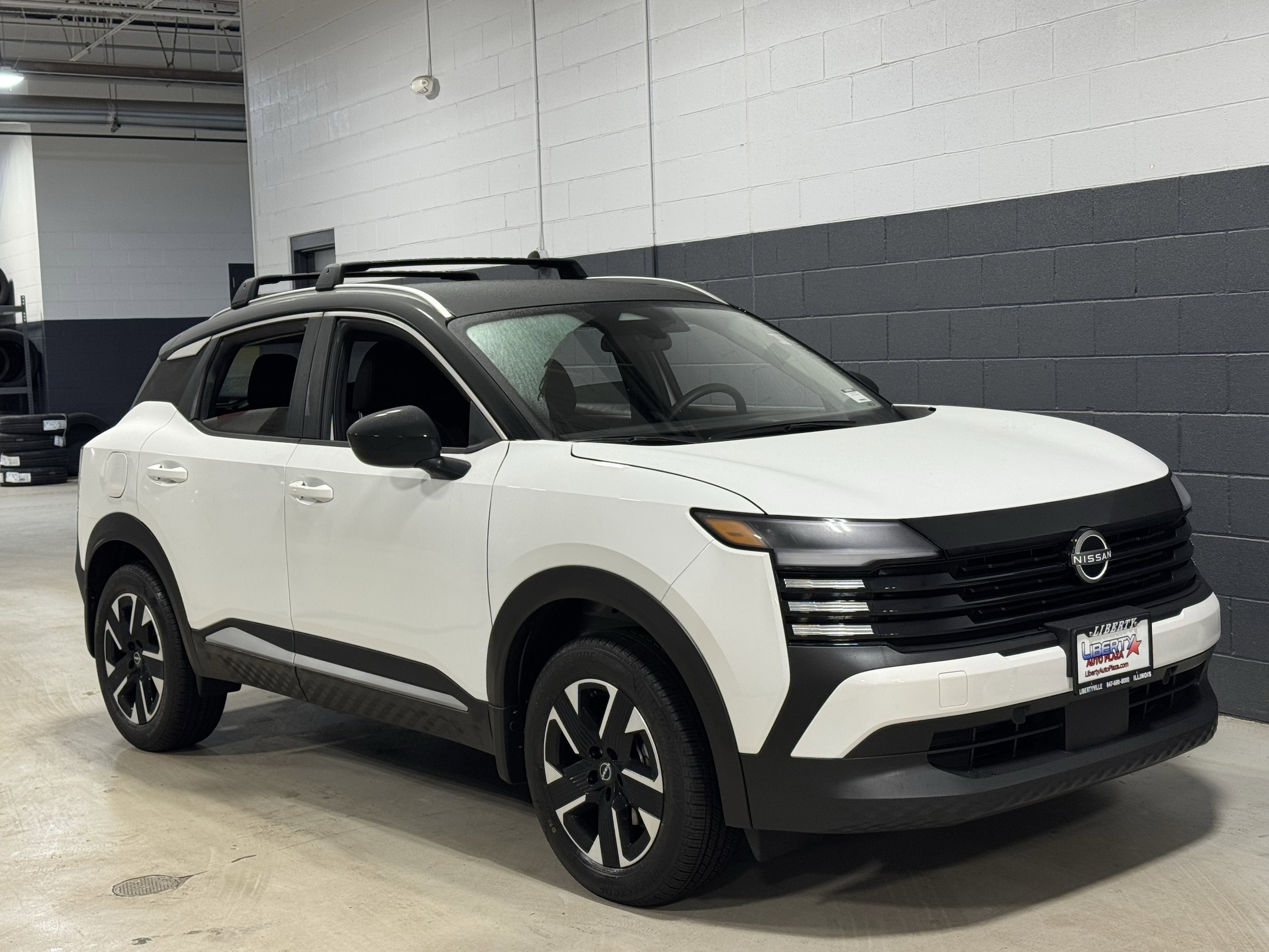 2026 Nissan KICKS SV AWD - Photo 2