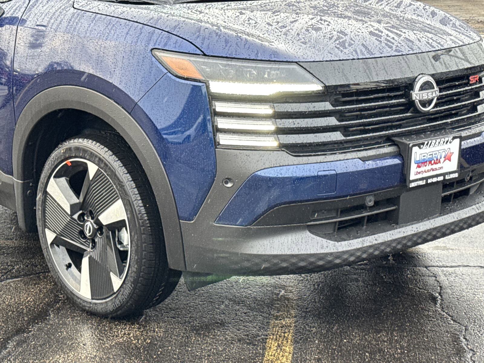 2025 Nissan Kicks SR photo 3