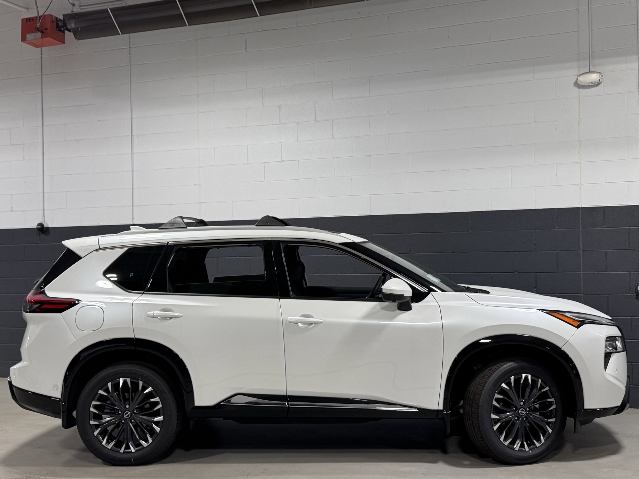 2026 Nissan Rogue Platinum - Photo 9